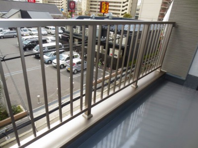 アルミ手摺り縦格子