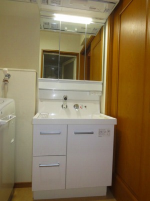 LIXIL洗面化粧台ピアラ750