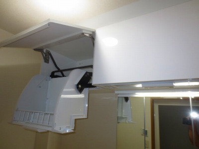 LIXIL洗面化粧台ピアラアッパーキャビネットダウン機能付