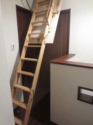 ロフト収納梯子