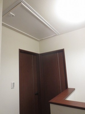 小屋裏収納梯子