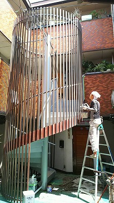 鉄骨らせん階段　　ケレン・錆止め塗装