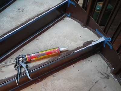 鉄骨らせん階段　　防水工事