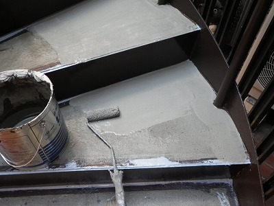 鉄骨らせん階段　　防水工事