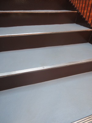 鉄骨らせん階段　　完成