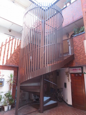 鉄骨らせん階段　　完成