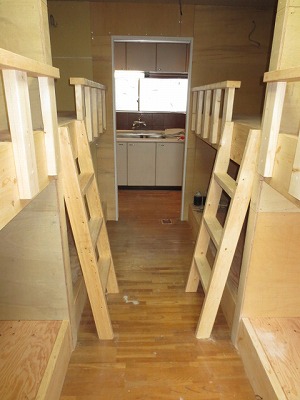 二段ベットゲストハウス