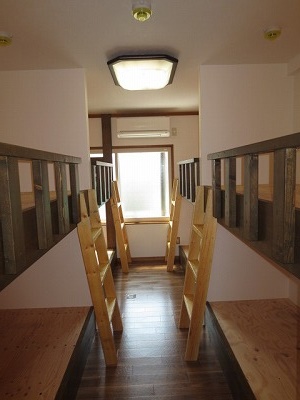 二段ベッド　ゲストハウス