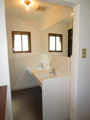 LIXILマーベリイナカウンター