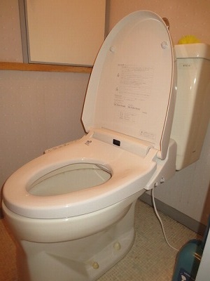 LIXIL　温水洗浄便座　Bシリーズ
CW-B51