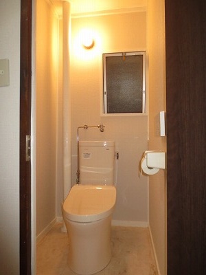 TOTO 組み合わせ便器　ピュアレストMR
便器品番：CS215BPRタンク品番：SH214BAS
TOTO ウォシュレット　KMシリーズ
品番：TCF8PM22