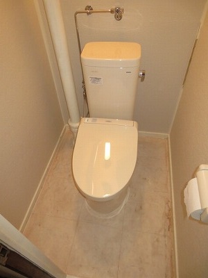 TOTO 組み合わせ便器　ピュアレストMR
便器品番：CS215BPRタンク品番：SH214BAS
TOTO ウォシュレット　KMシリーズ
品番：TCF8PM22