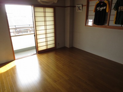 畳からフローリングに