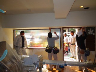 視界制御フイルム貼り