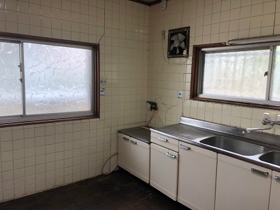 タイル壁からパネル壁に 大阪府枚方市　F様邸	