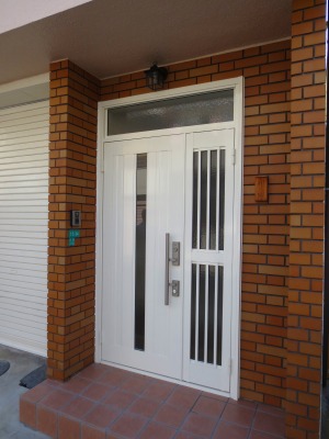 ＹＫＫリフォーム玄関ドア
リフォーム匠