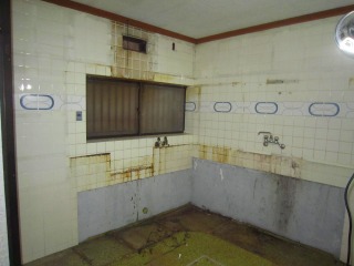 キッチン施工中