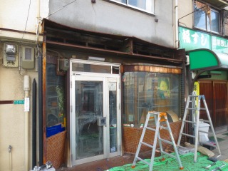 シャッター解体中