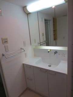 洗面化粧台完成