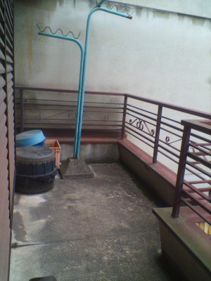 アルミ手摺り　　施工前