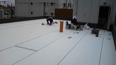 通気シート貼り