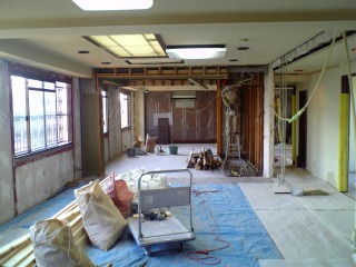 リビング施工中