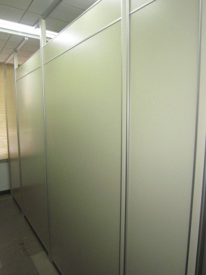 アルミパーティション上部開口