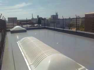 ポリカーボネート製連続ドーム取付