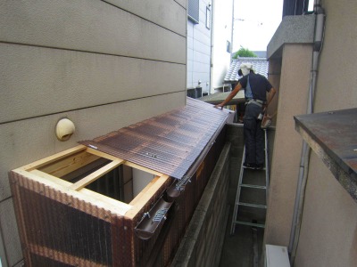 ポリカ波板貼り