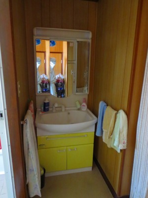 施工前の洗面化粧台