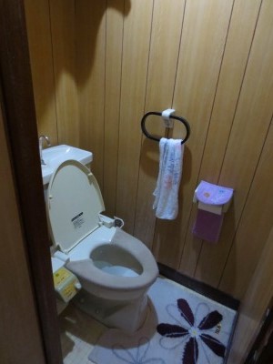 施工前のトイレ室