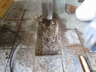 フロアヒンジ撤去状態